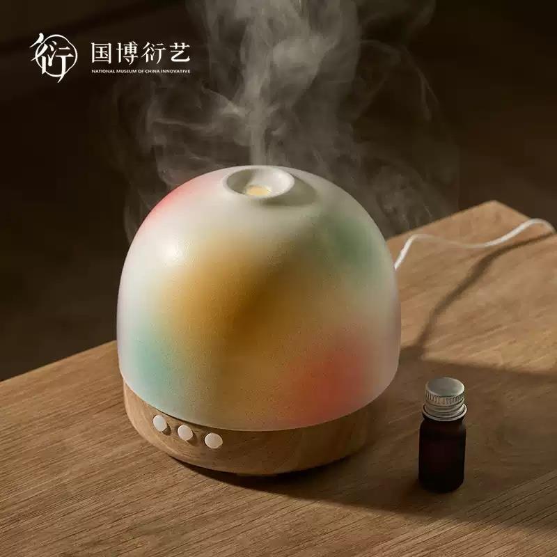 中國(guó)國(guó)家博物館桃花洞釉加濕香薰機(jī)家用實(shí)用特色創(chuàng)意新婚生日禮物